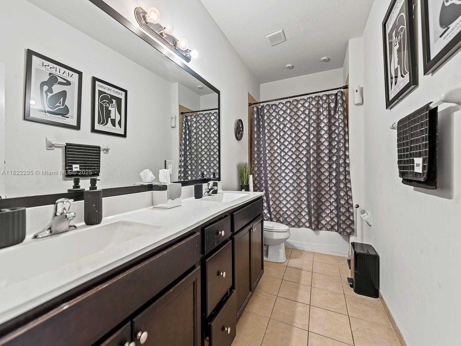 Small Image of 572 SOUTH EAST 34TH TER, Homestead Number 33