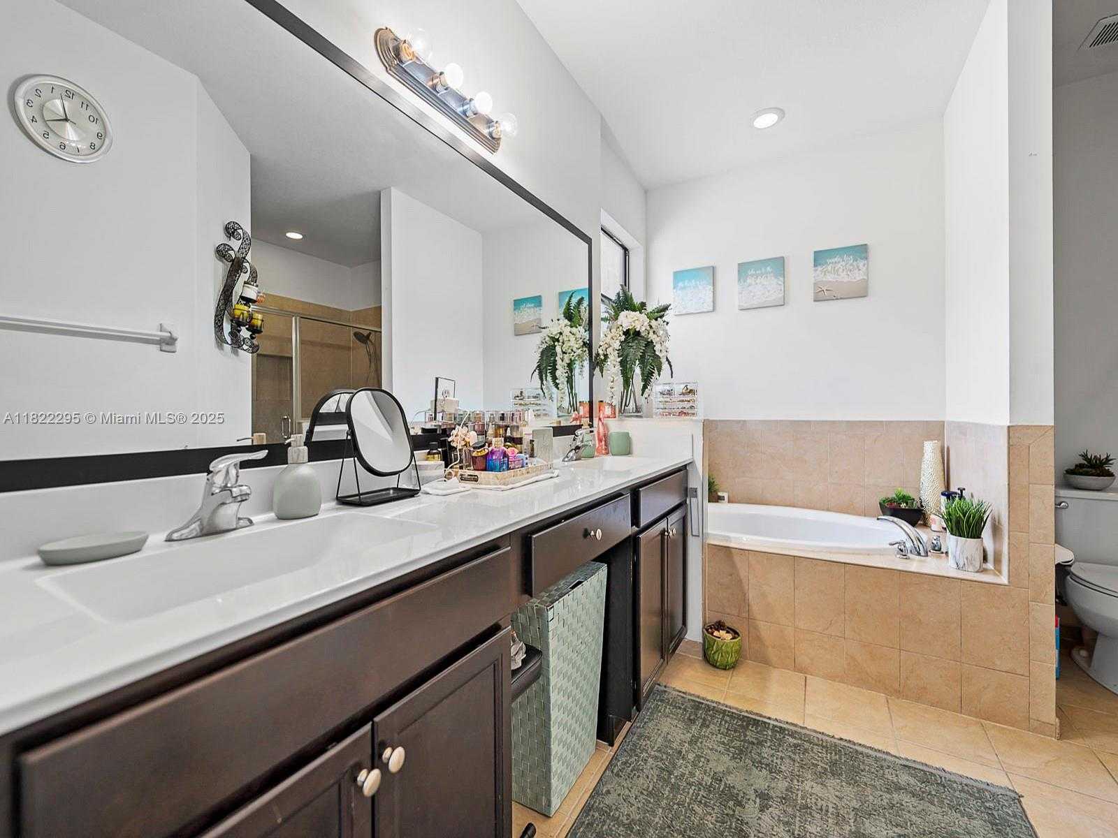 Small Image of 572 SOUTH EAST 34TH TER, Homestead Number 39