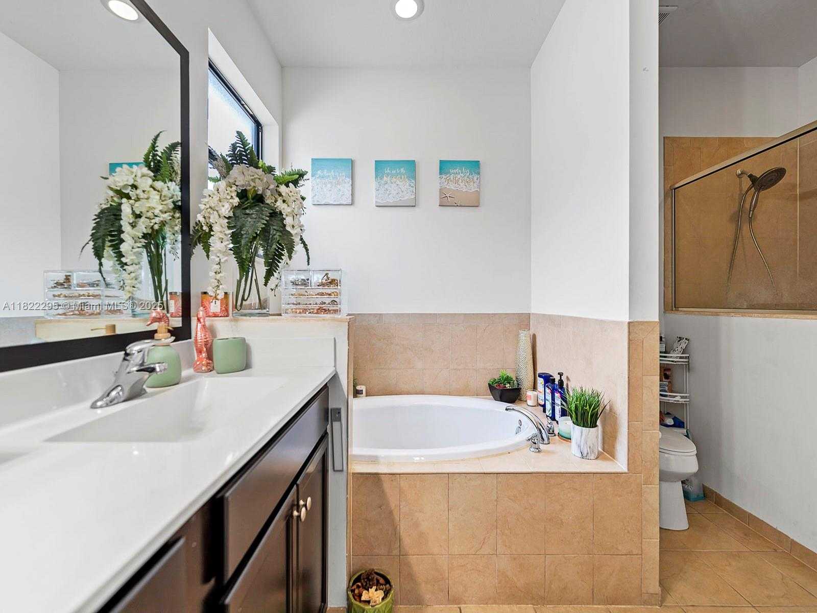 Small Image of 572 SOUTH EAST 34TH TER, Homestead Number 40