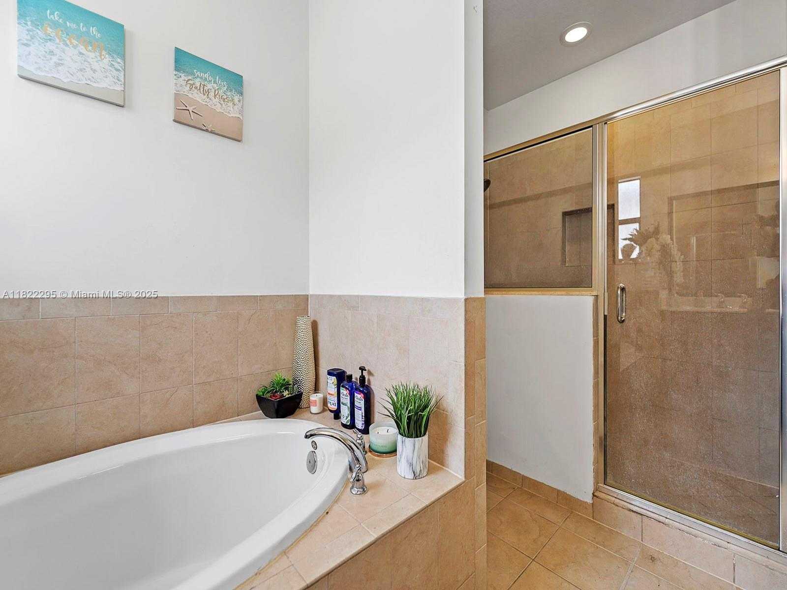 Small Image of 572 SOUTH EAST 34TH TER, Homestead Number 41