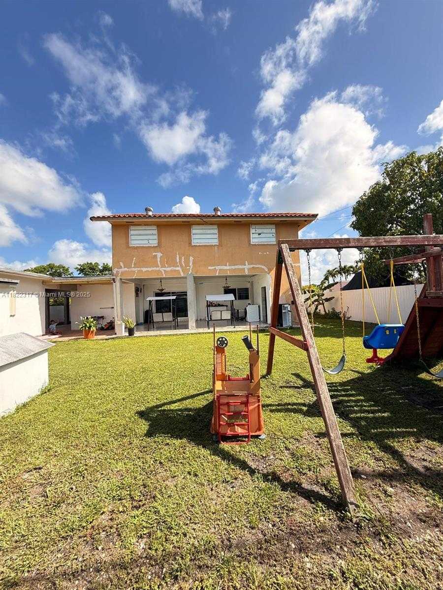 Small Image of 9961 SOUTH WEST 41ST TER, Miami Number 29
