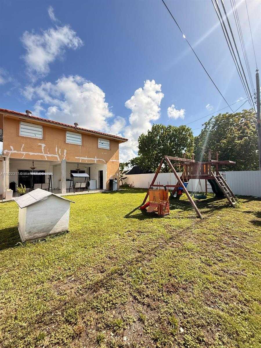 Small Image of 9961 SOUTH WEST 41ST TER, Miami Number 31