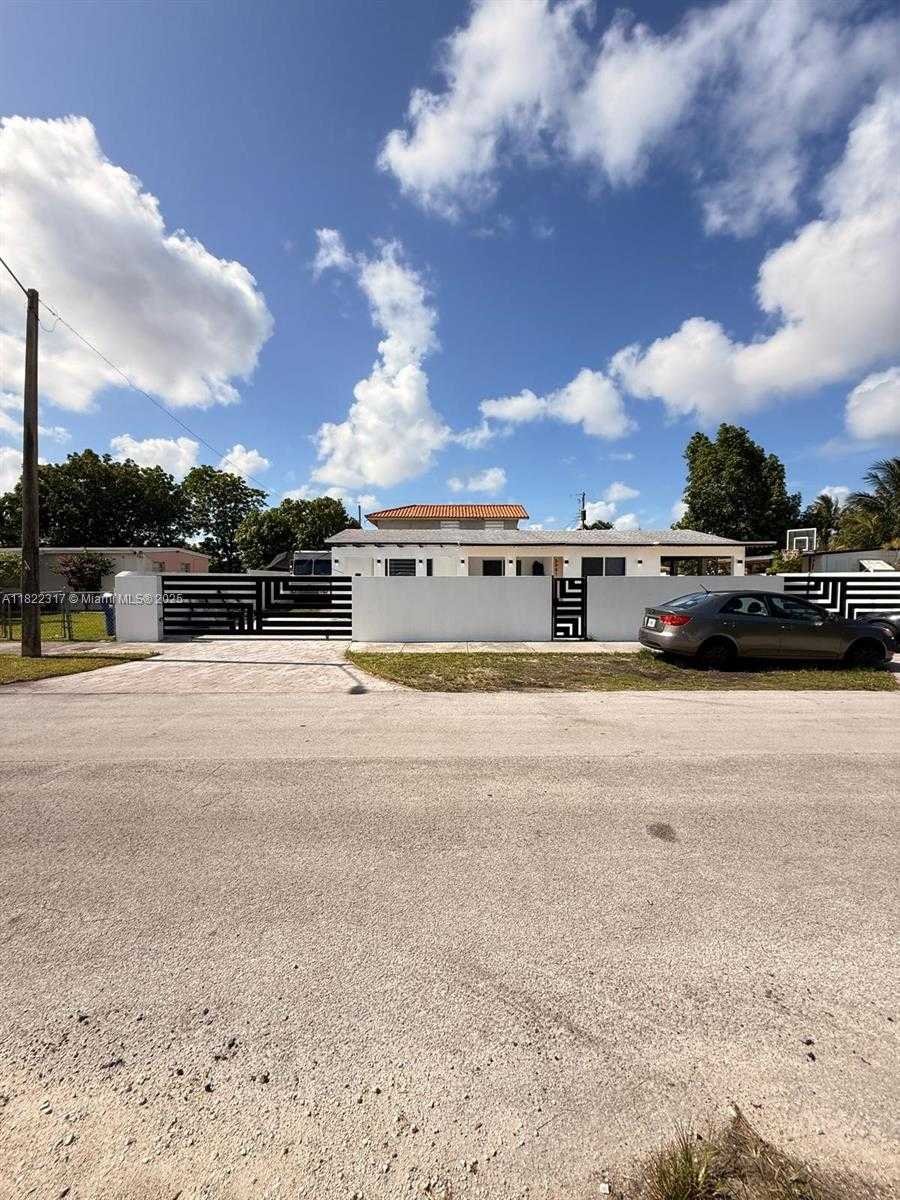 Small Image of 9961 SOUTH WEST 41ST TER, Miami Number 35