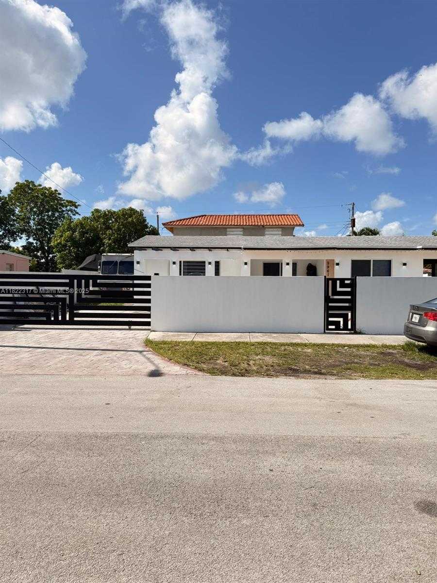 Small Image of 9961 SOUTH WEST 41ST TER, Miami Number 36