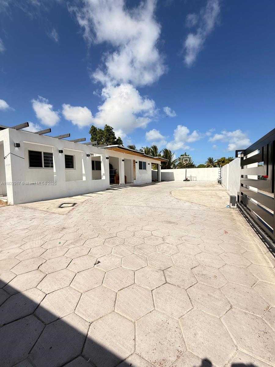Small Image of 9961 SOUTH WEST 41ST TER, Miami Number 41