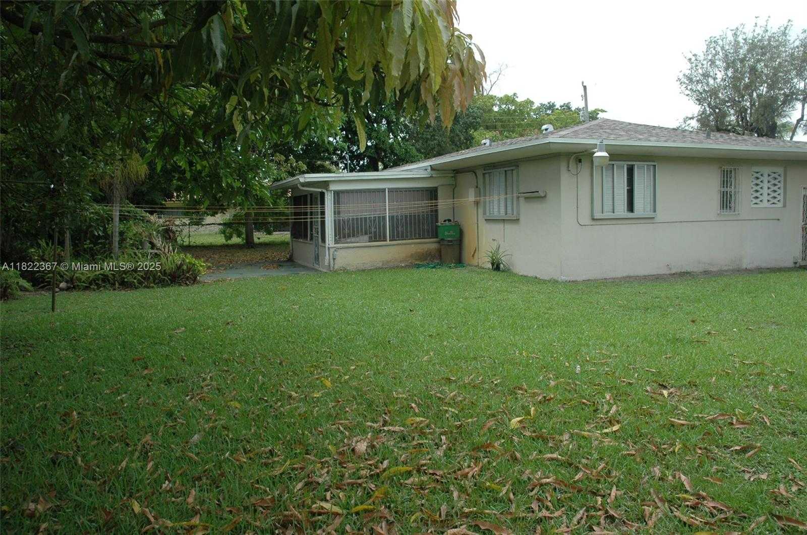 Small Image of 12385 NORTH WEST 4TH AVE, North Miami Number 10
