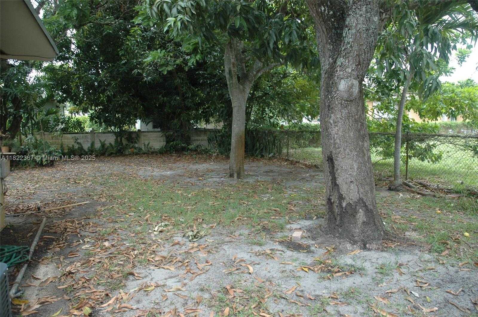 Small Image of 12385 NORTH WEST 4TH AVE, North Miami Number 16