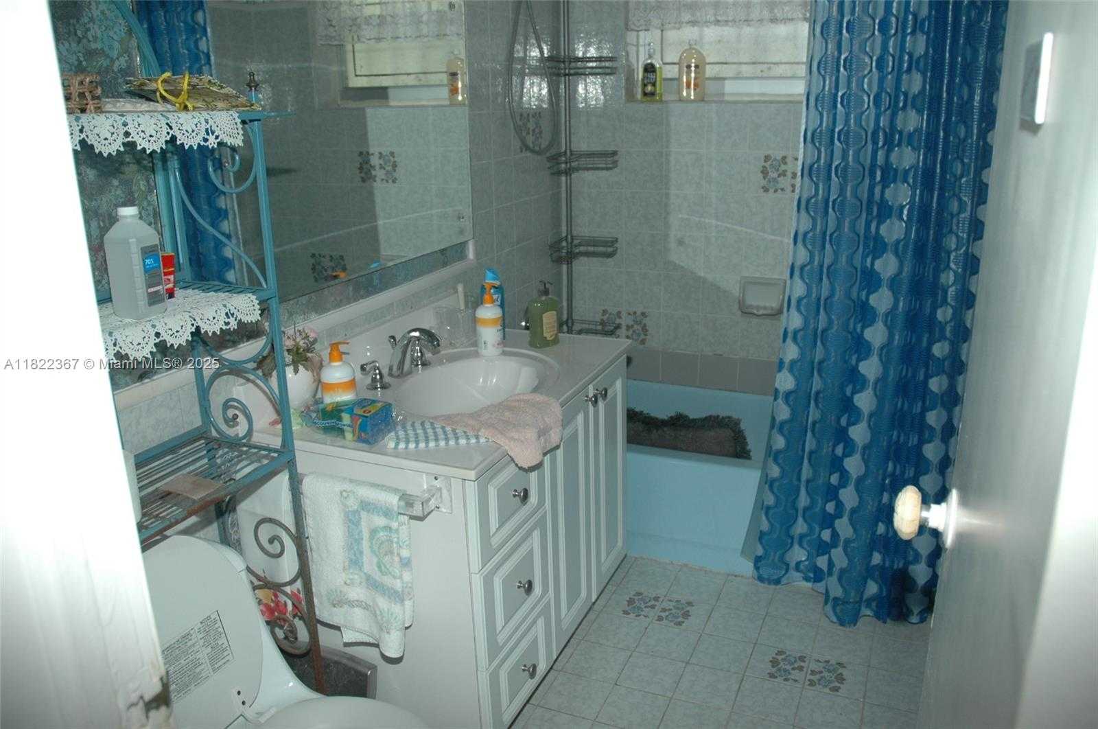 Small Image of 12385 NORTH WEST 4TH AVE, North Miami Number 31