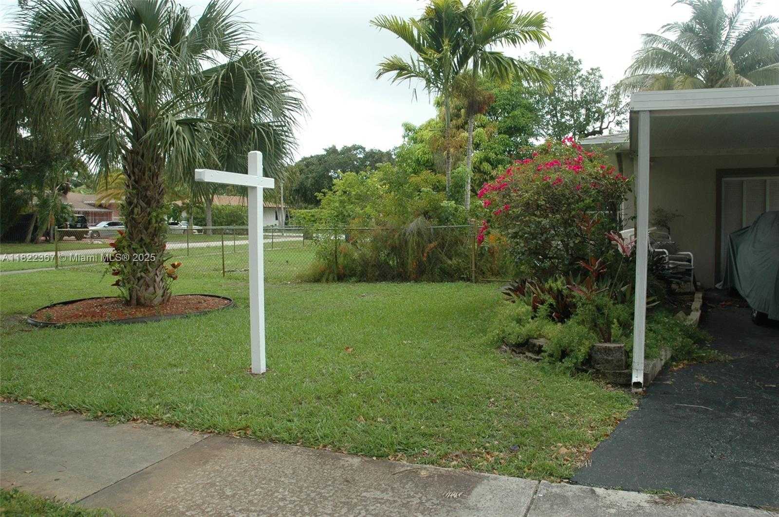 Small Image of 12385 NORTH WEST 4TH AVE, North Miami Number 6
