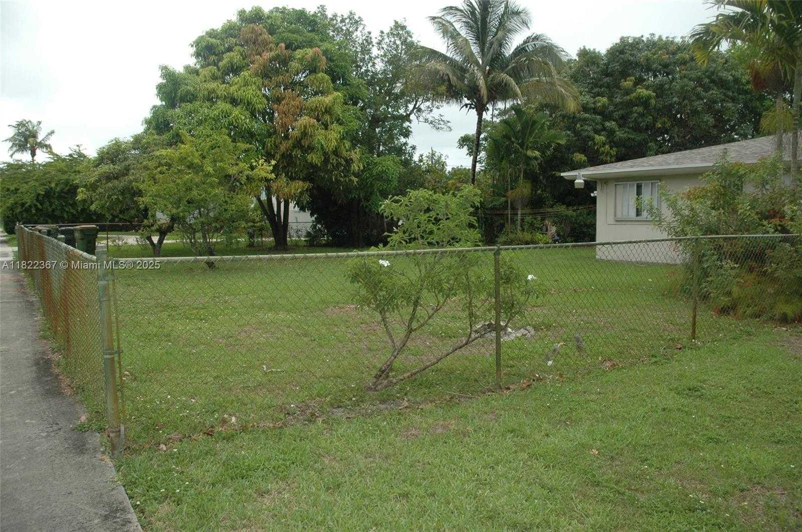 Small Image of 12385 NORTH WEST 4TH AVE, North Miami Number 7
