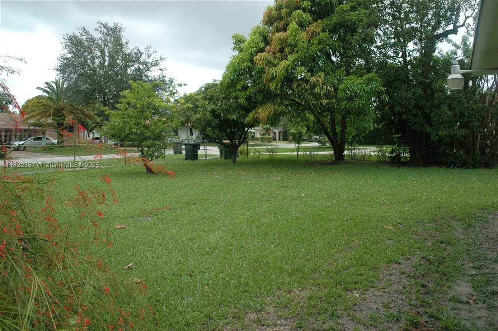 Small Image of 12385 NORTH WEST 4TH AVE, North Miami Number 8