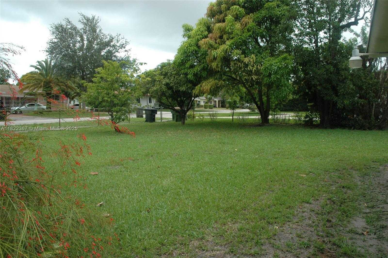 Small Image of 12385 NORTH WEST 4TH AVE, North Miami Number 9