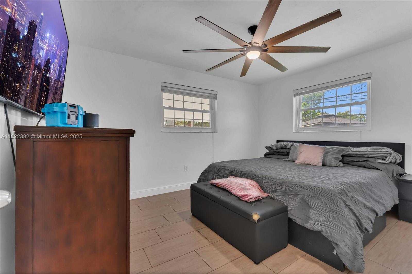 Small Image of 7540 SIMMS ST, Hollywood Number 15