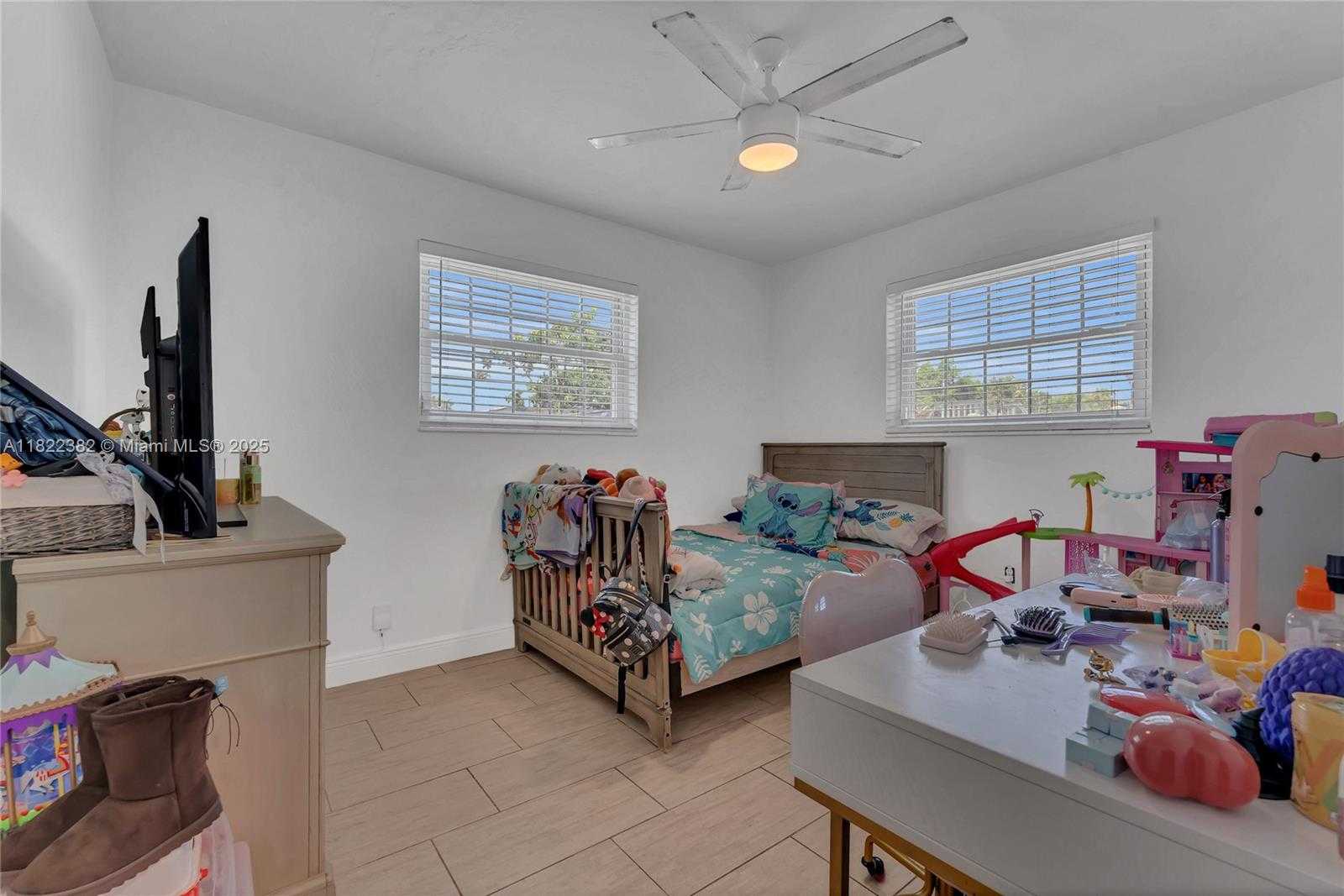 Small Image of 7540 SIMMS ST, Hollywood Number 16