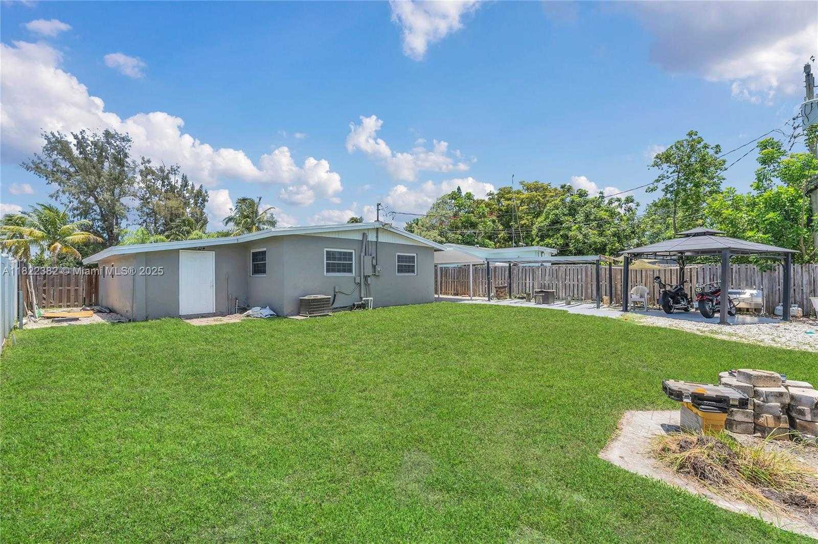 Small Image of 7540 SIMMS ST, Hollywood Number 23
