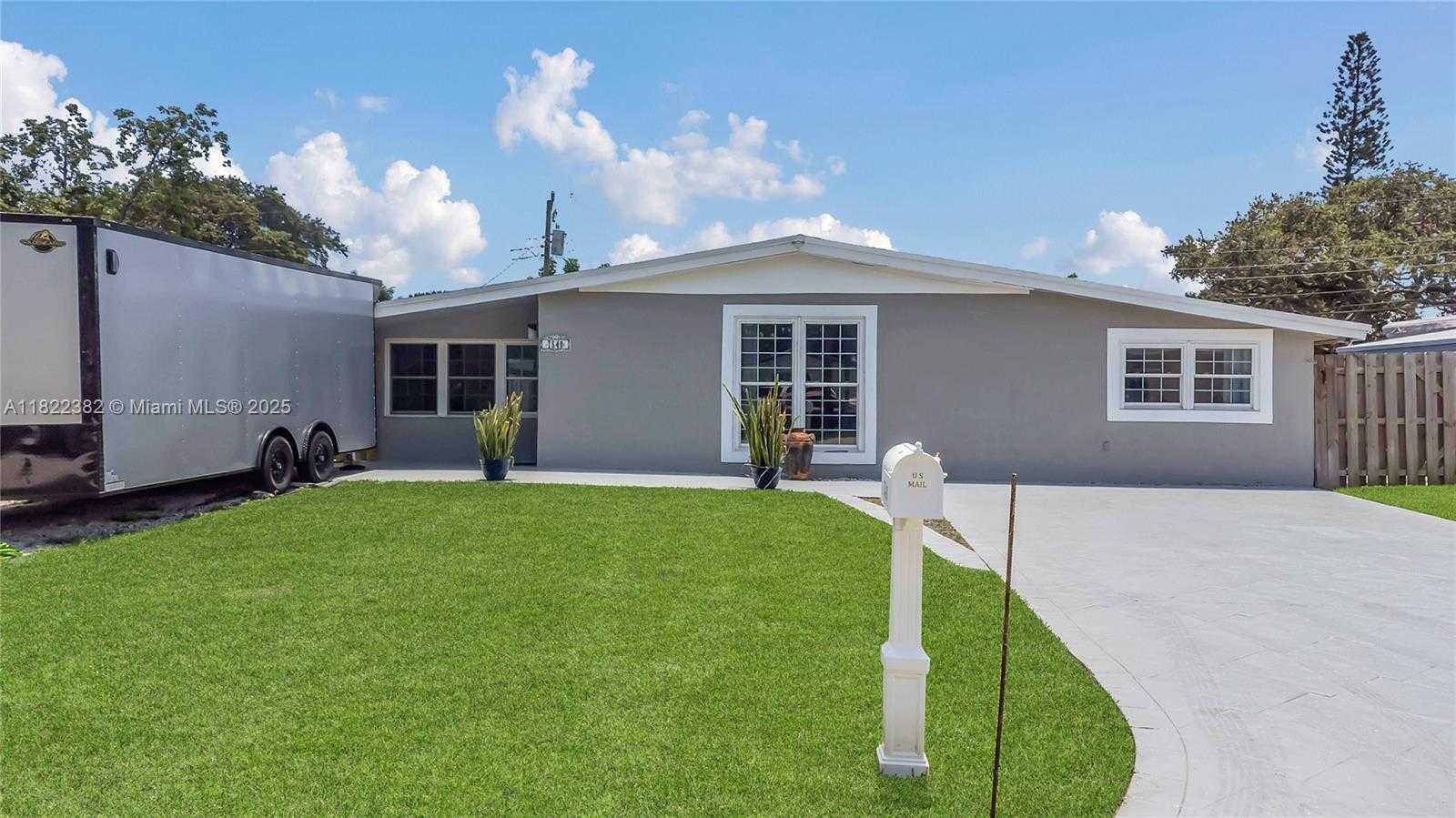 Small Image of 7540 SIMMS ST, Hollywood Number 24