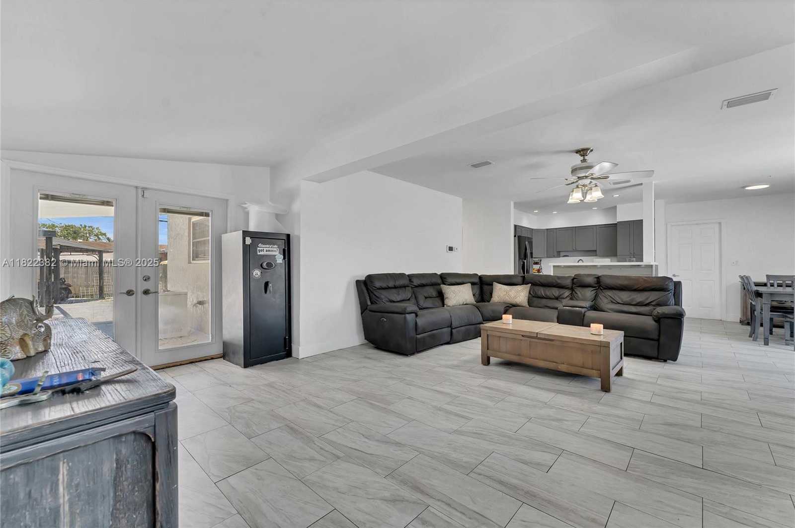 Small Image of 7540 SIMMS ST, Hollywood Number 5