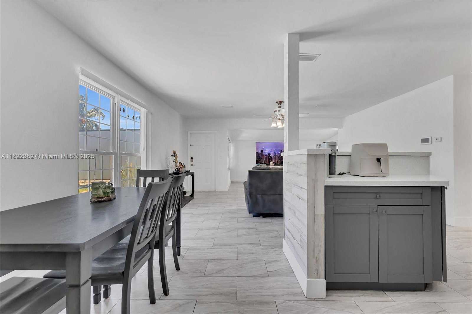 Small Image of 7540 SIMMS ST, Hollywood Number 8