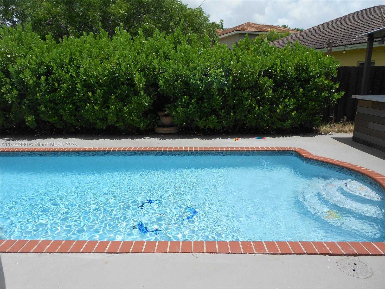 Small Image of 12940 SOUTH WEST 142ND TER, Miami Number 23