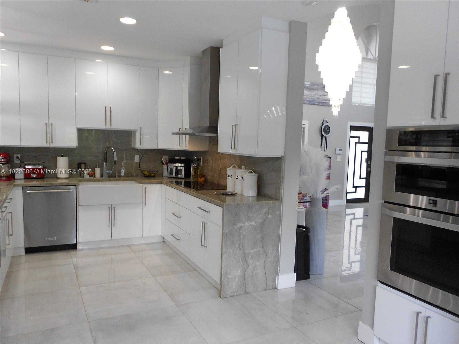 Small Image of 12940 SOUTH WEST 142ND TER, Miami Number 9