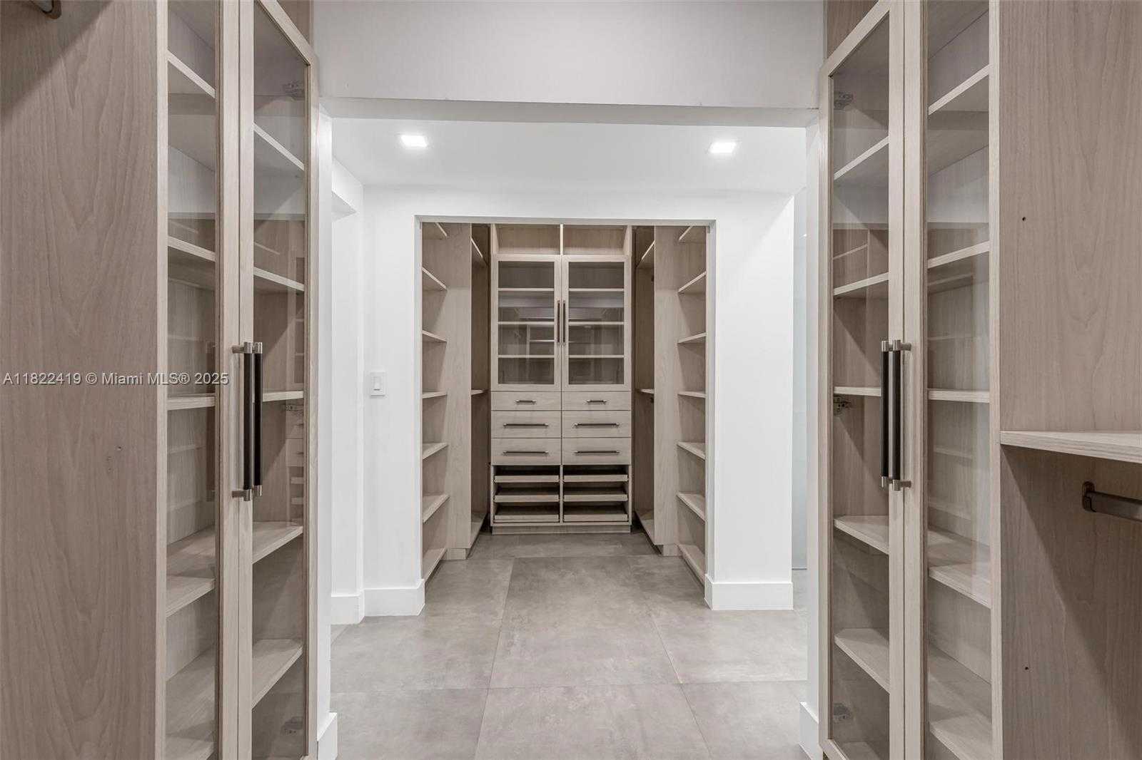 Small Image of 1331 97TH ST, Bay Harbor Islands Number 16