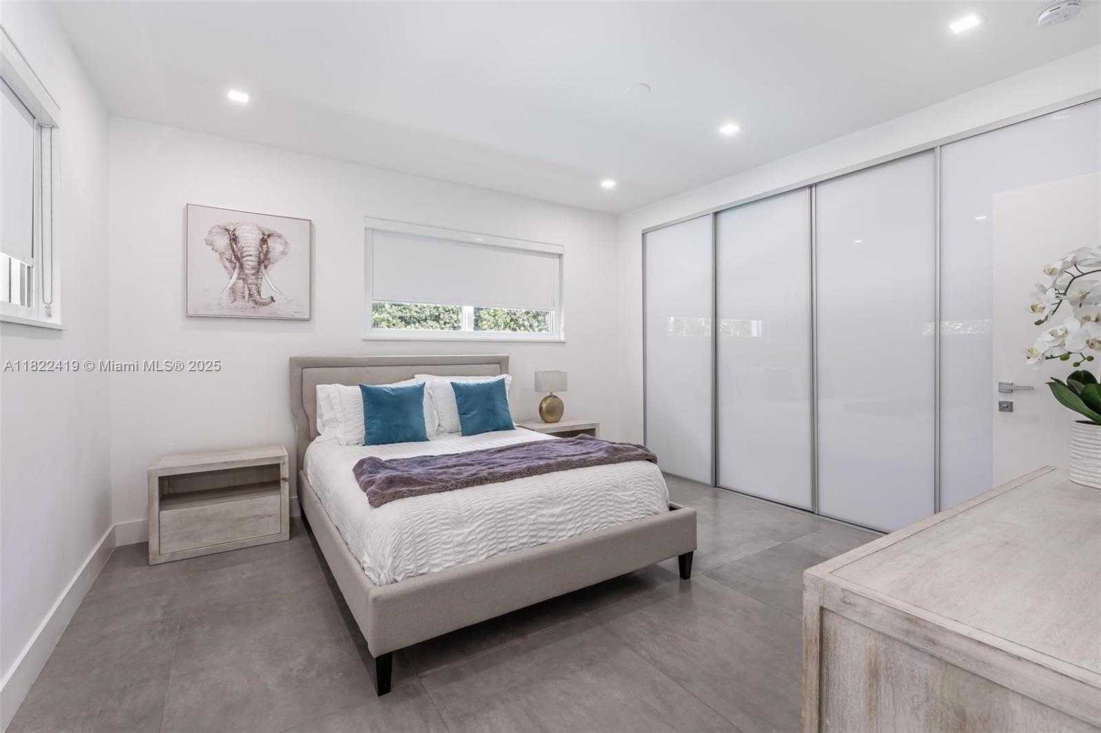 Small Image of 1331 97TH ST, Bay Harbor Islands Number 24