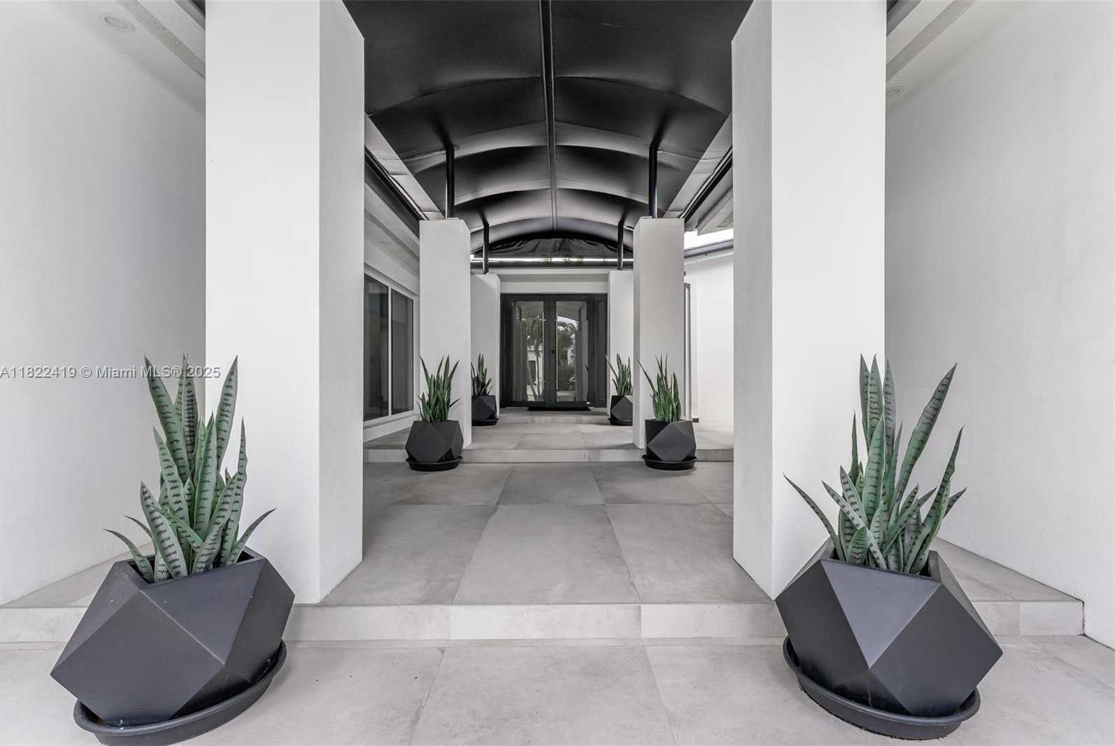 Small Image of 1331 97TH ST, Bay Harbor Islands Number 37