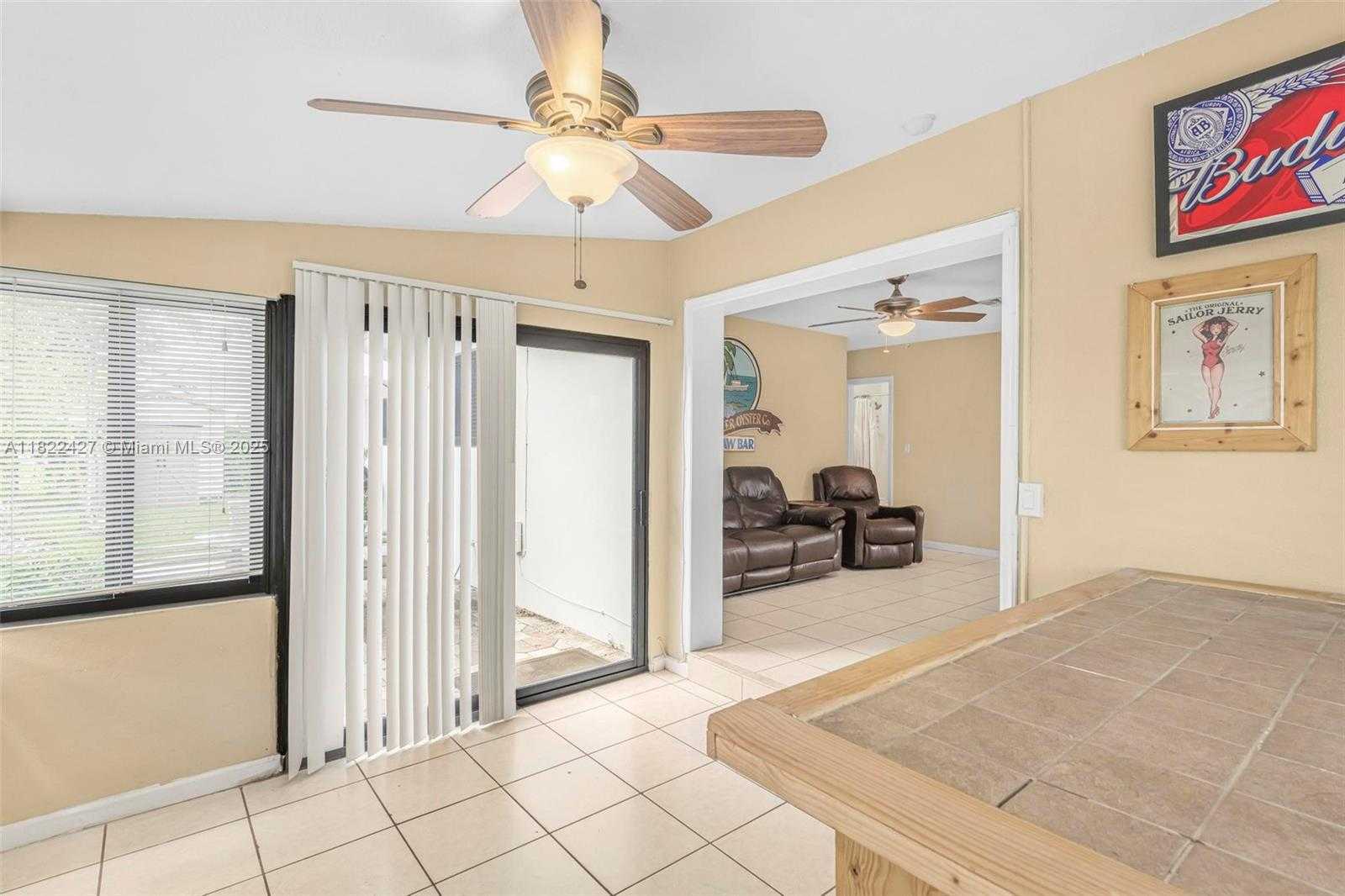 Small Image of 9520 HOLIDAY RD, Cutler Bay Number 11