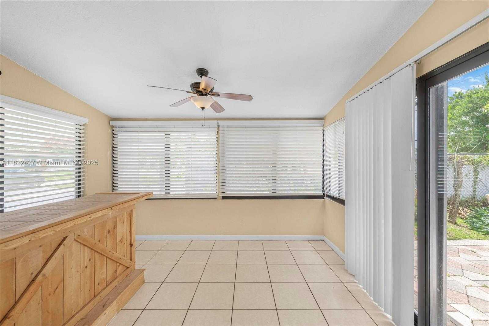 Small Image of 9520 HOLIDAY RD, Cutler Bay Number 15