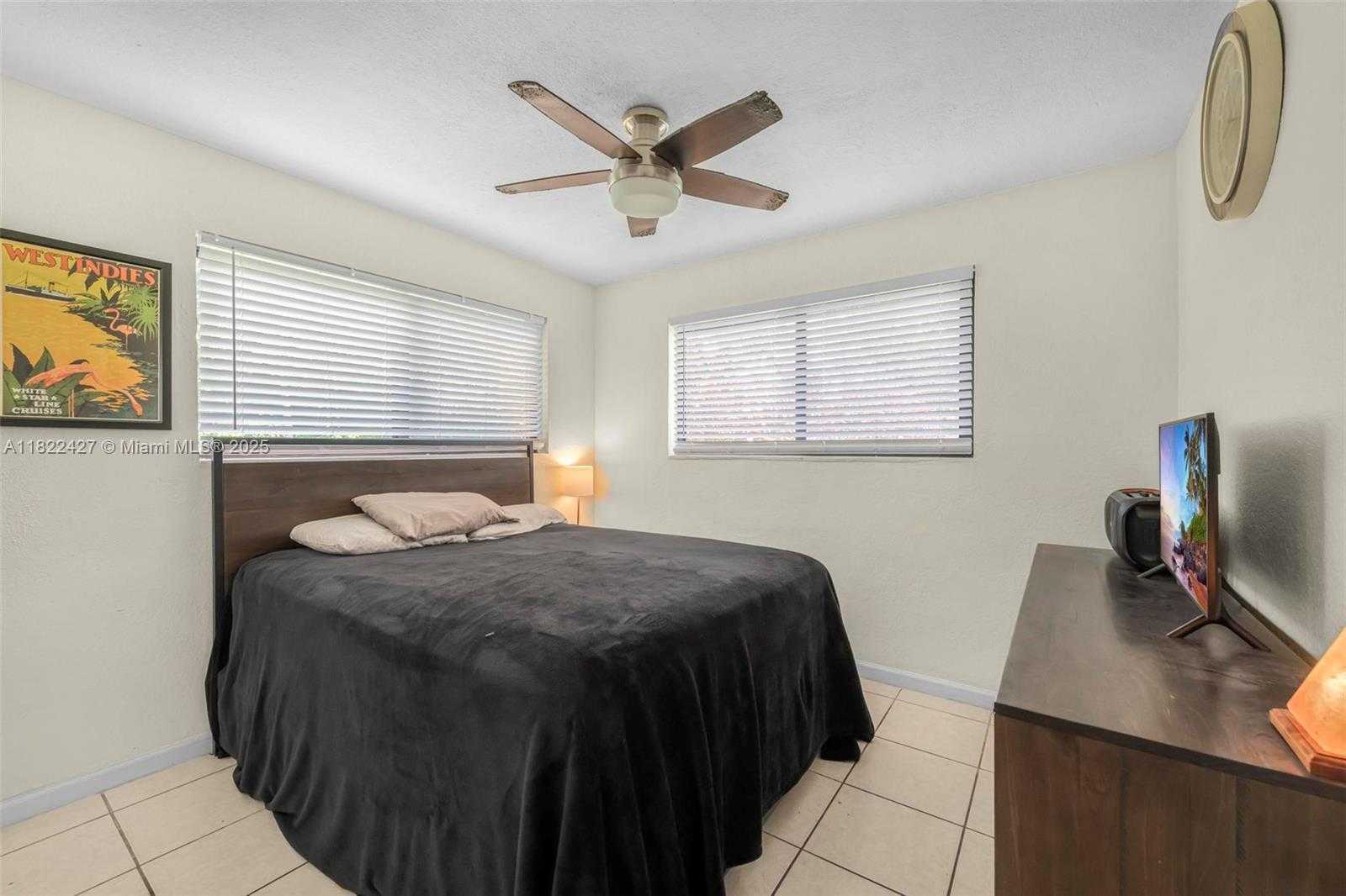 Small Image of 9520 HOLIDAY RD, Cutler Bay Number 19