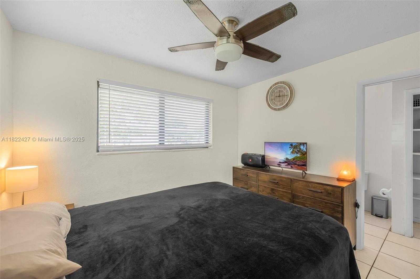 Small Image of 9520 HOLIDAY RD, Cutler Bay Number 21