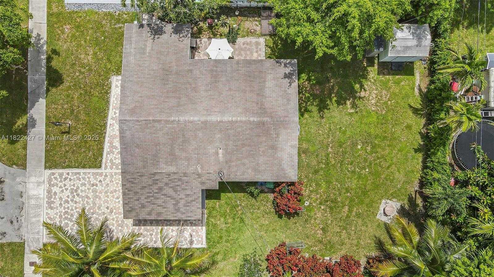 Small Image of 9520 HOLIDAY RD, Cutler Bay Number 28