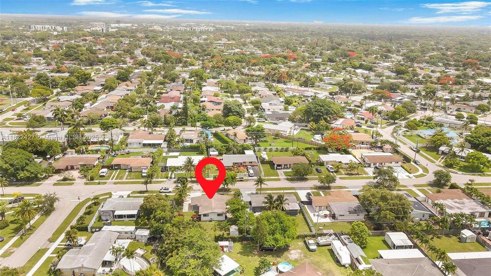 Small Image of 9520 HOLIDAY RD, Cutler Bay Number 31