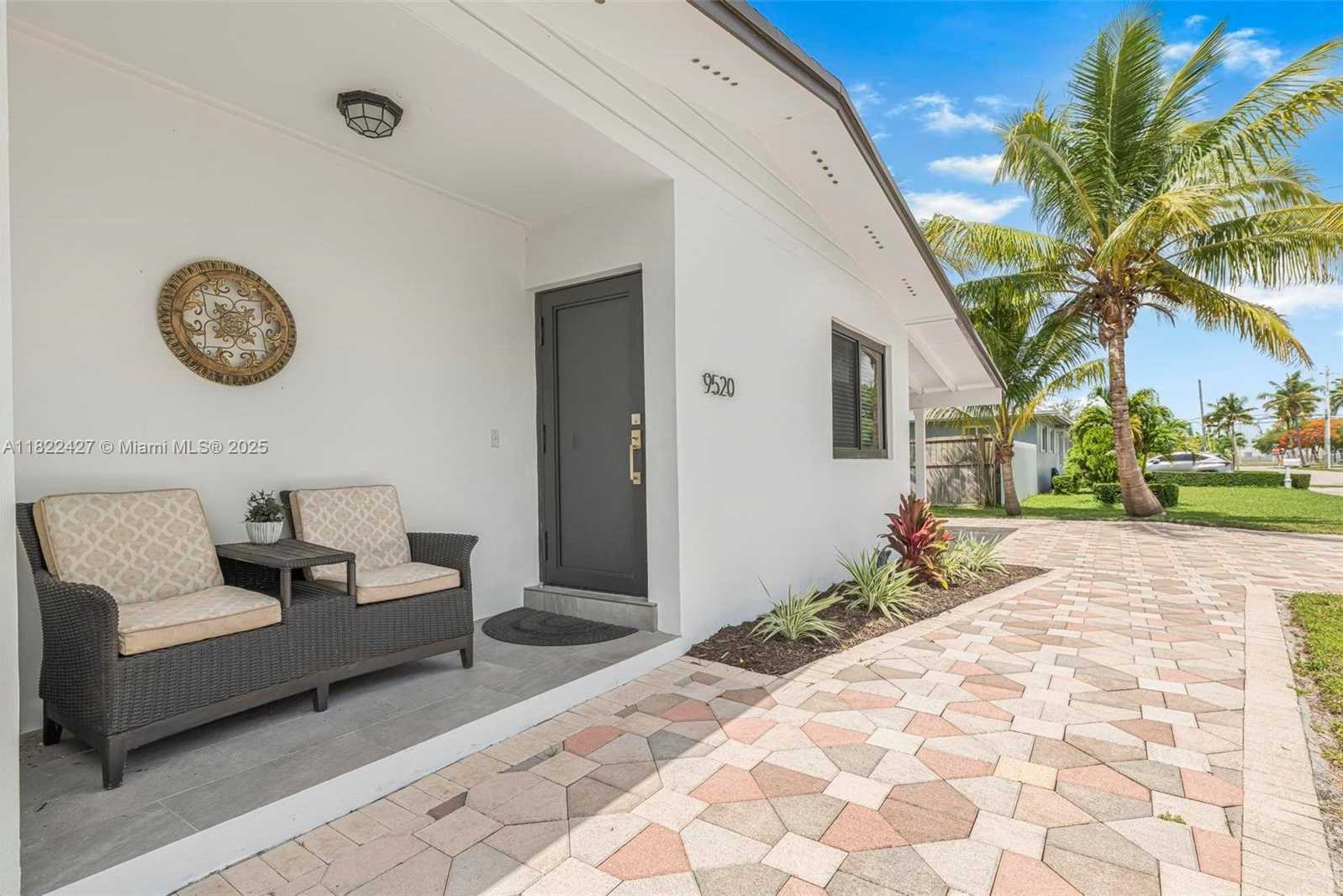 Small Image of 9520 HOLIDAY RD, Cutler Bay Number 5