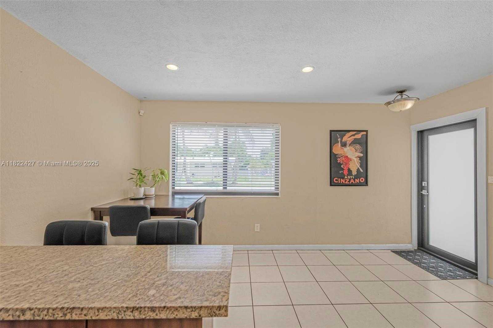 Small Image of 9520 HOLIDAY RD, Cutler Bay Number 7