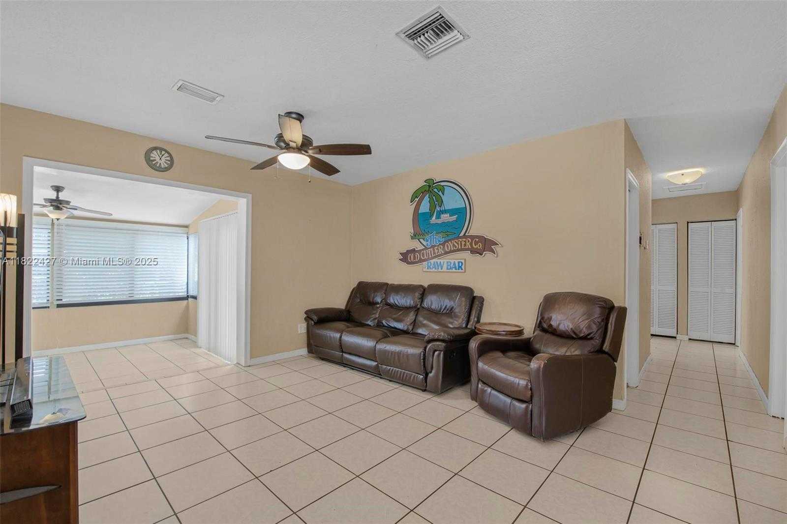 Small Image of 9520 HOLIDAY RD, Cutler Bay Number 9
