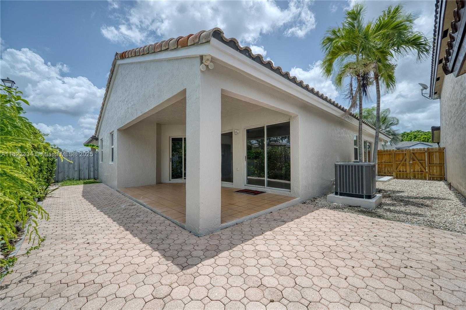 Small Image of 9408 SOUTH WEST 156TH PL, Miami Number 10