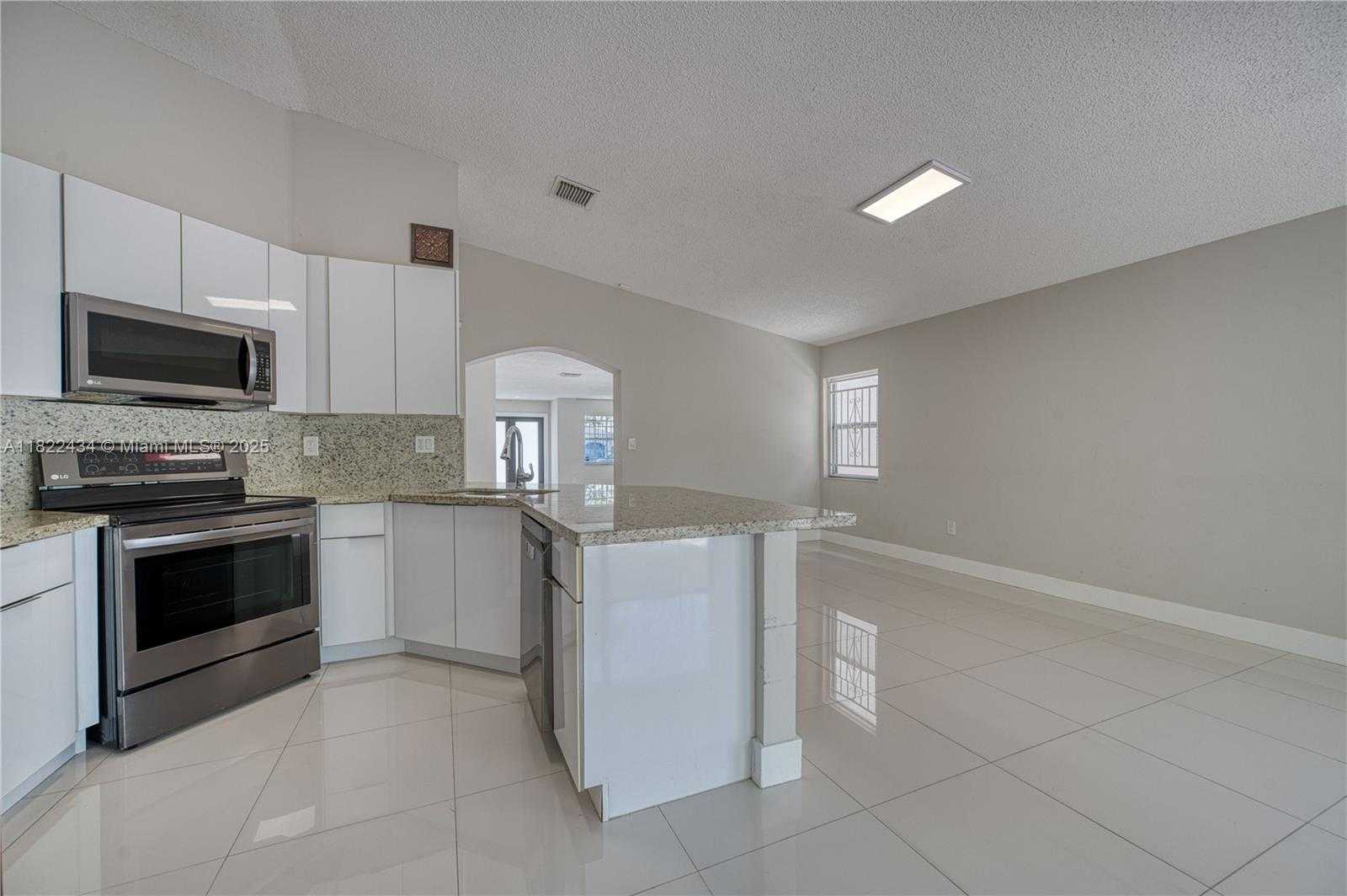 Small Image of 9408 SOUTH WEST 156TH PL, Miami Number 27
