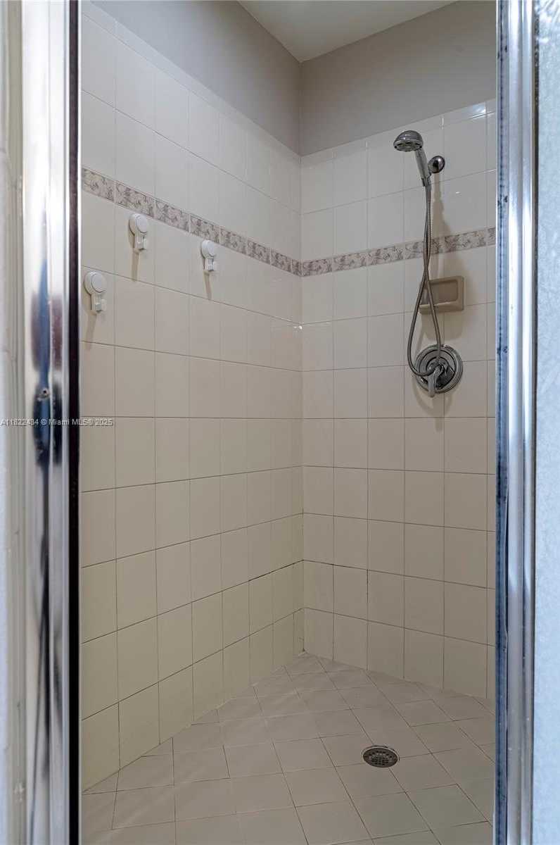 Small Image of 9408 SOUTH WEST 156TH PL, Miami Number 38