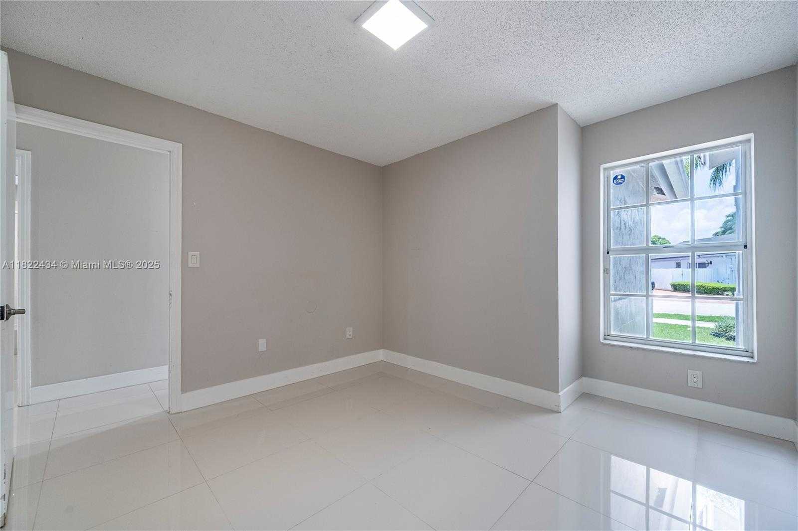 Small Image of 9408 SOUTH WEST 156TH PL, Miami Number 44