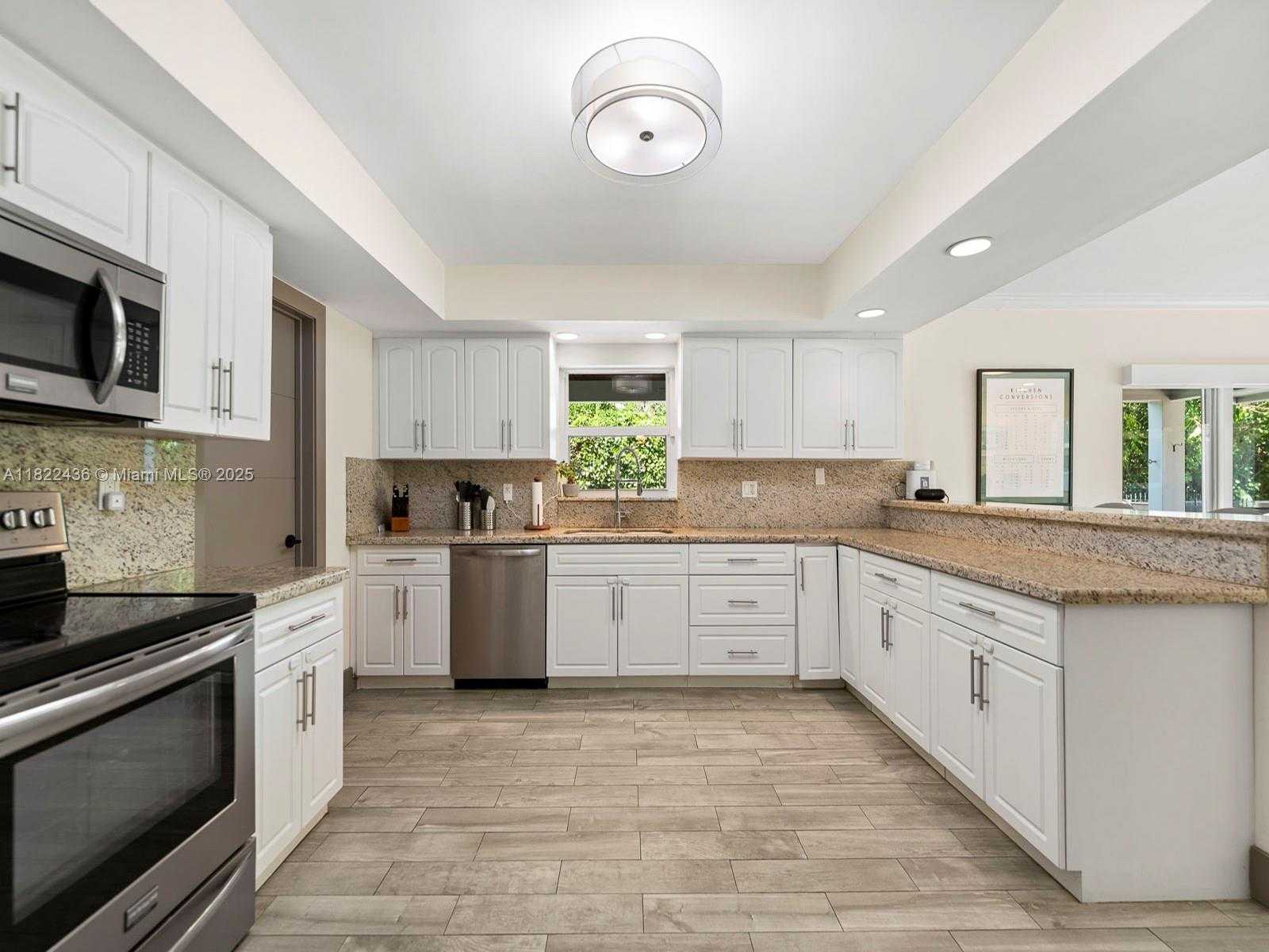Small Image of 811 TRASCORO AVE, Coral Gables Number 14