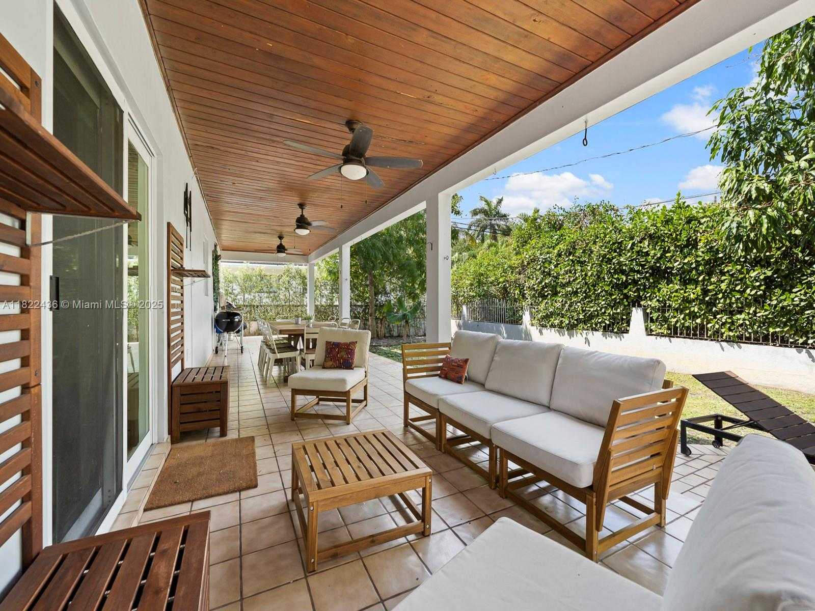 Small Image of 811 TRASCORO AVE, Coral Gables Number 23