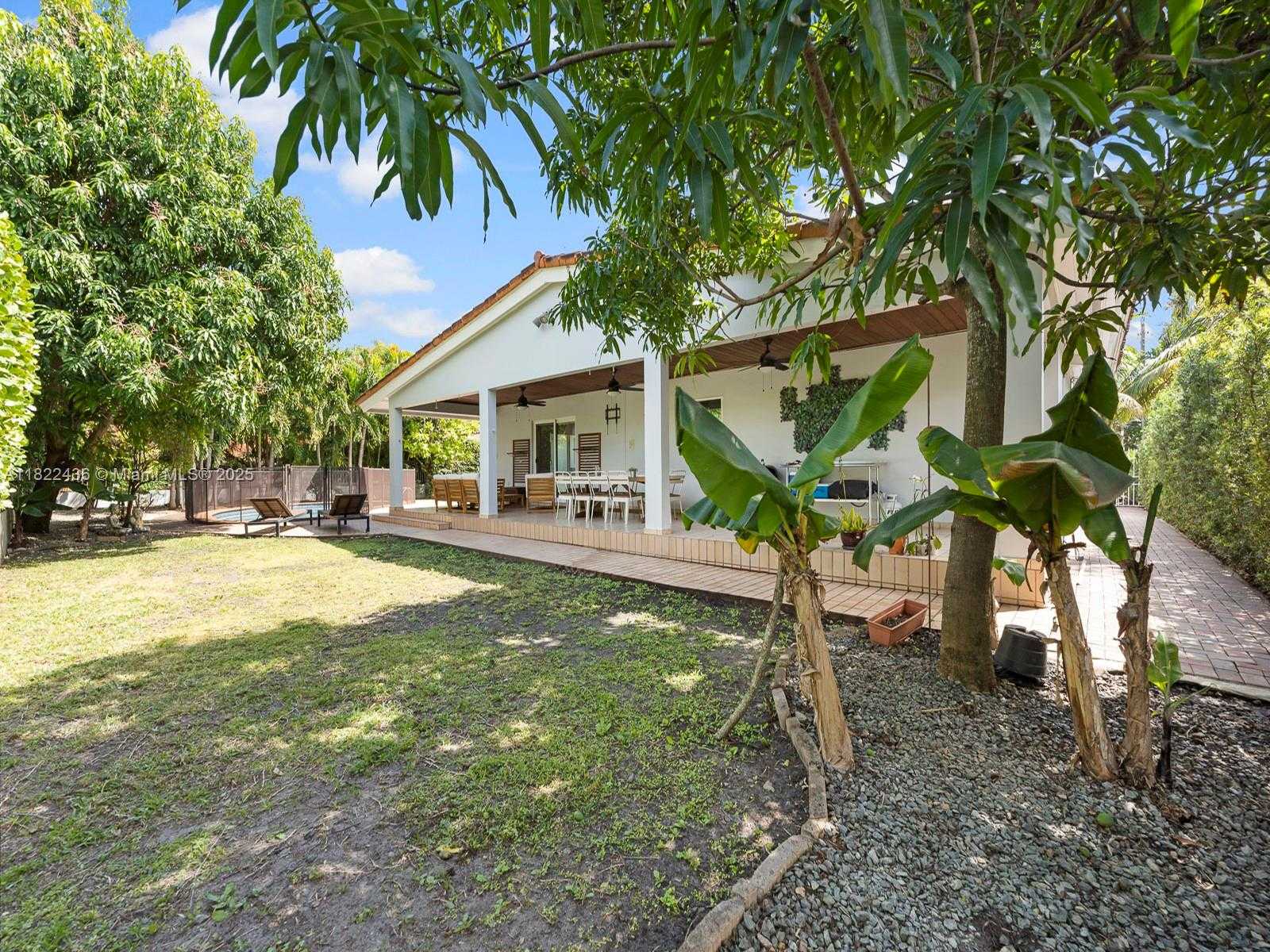Small Image of 811 TRASCORO AVE, Coral Gables Number 26
