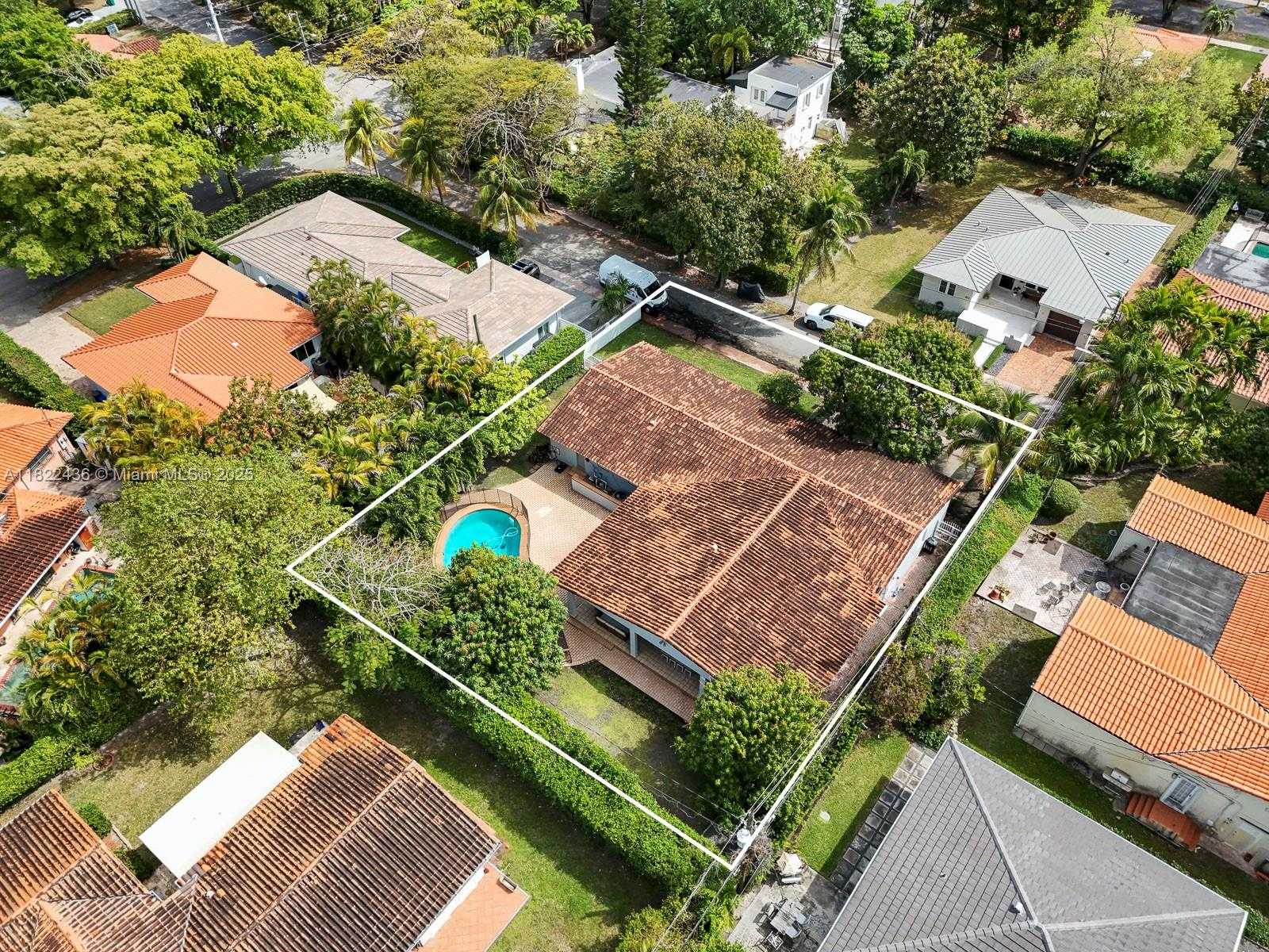 Small Image of 811 TRASCORO AVE, Coral Gables Number 34