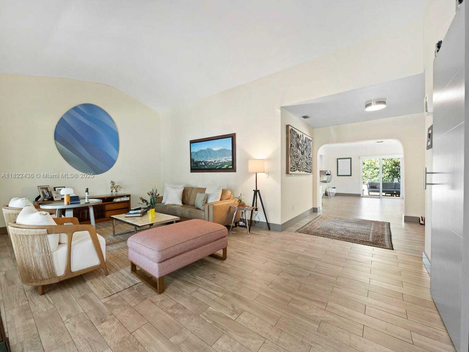Small Image of 811 TRASCORO AVE, Coral Gables Number 6