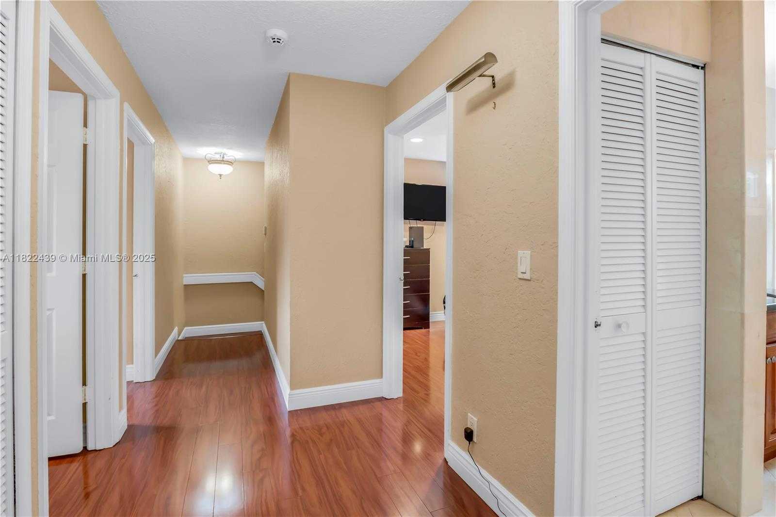 Small Image of Boca Raton Number 30