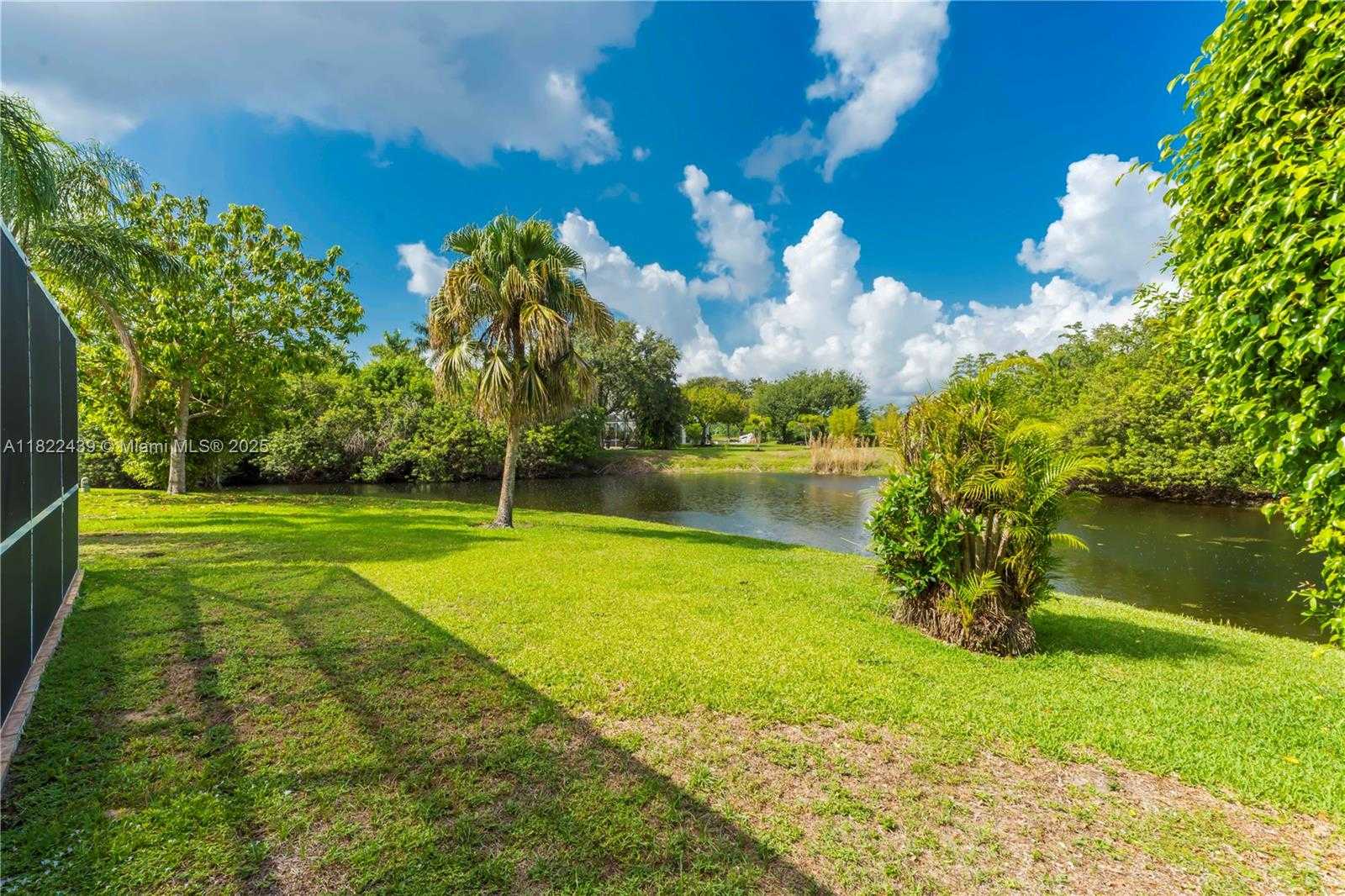Small Image of Boca Raton Number 39