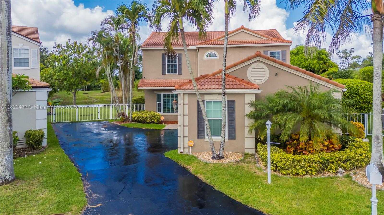 Small Image of Boca Raton Number 44