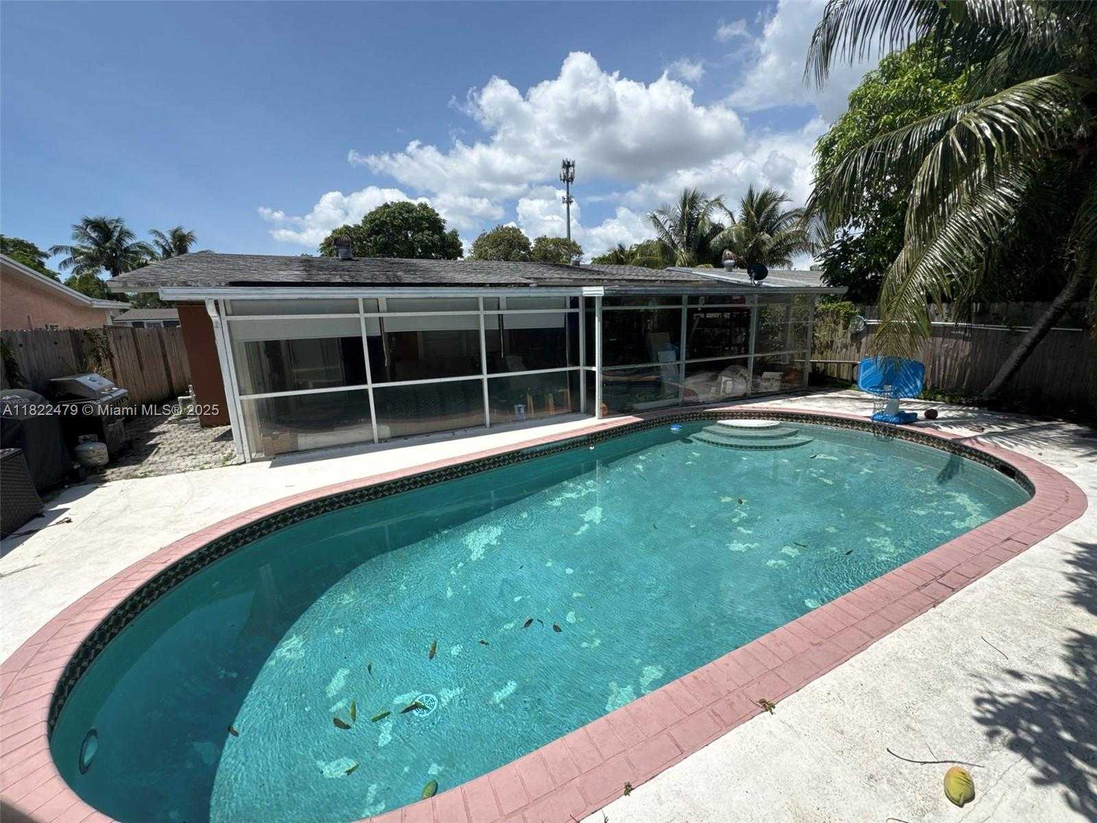 Small Image of 6211 SOUTH WEST 9TH PL, North Lauderdale Number 10