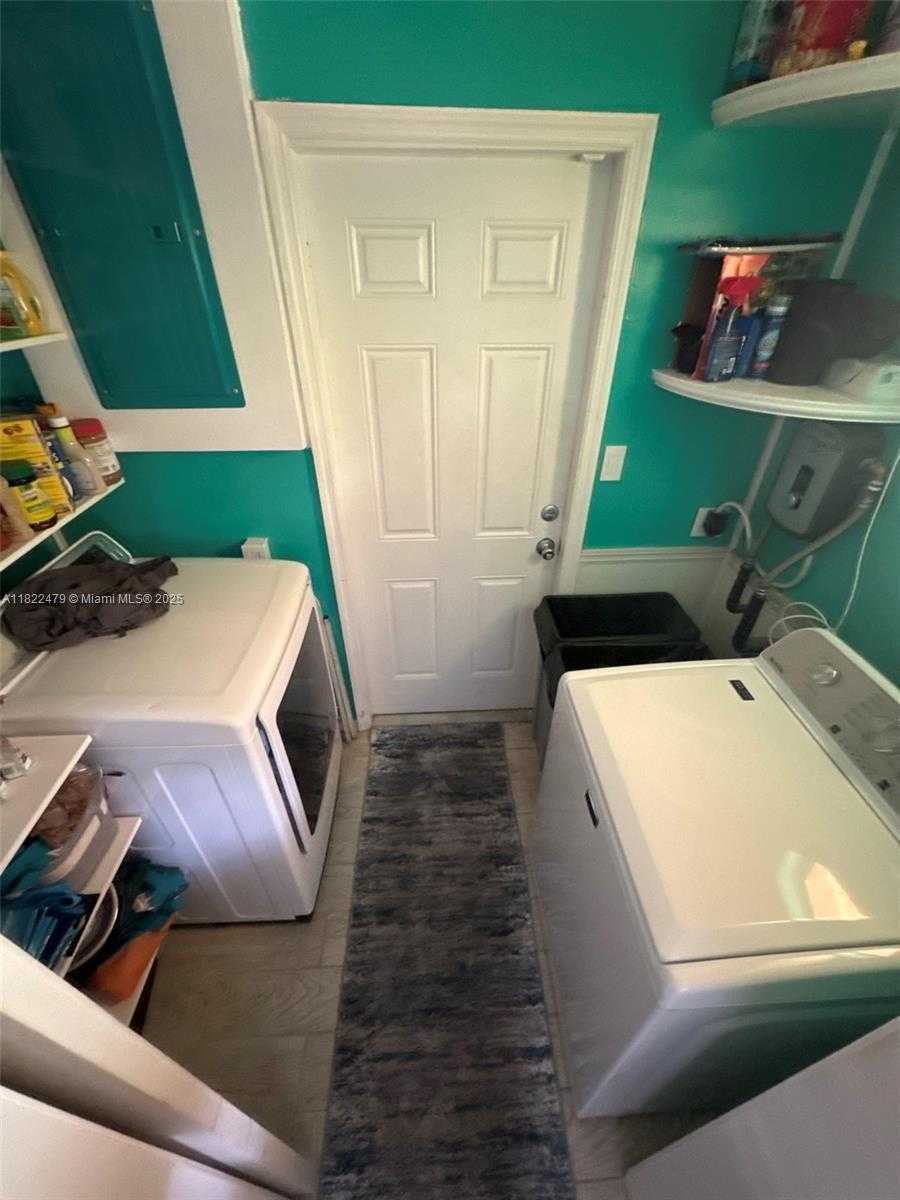Small Image of 6211 SOUTH WEST 9TH PL, North Lauderdale Number 8